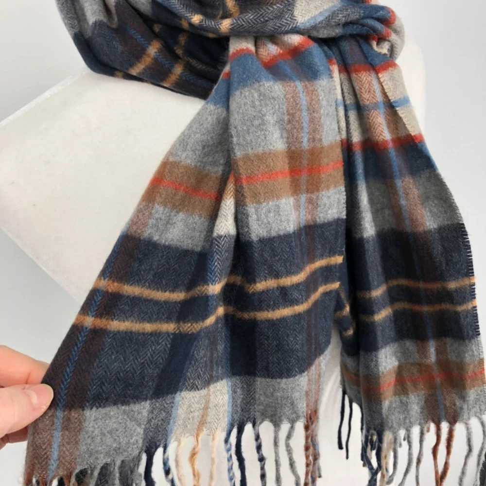 V Fraas Cashmink Plaid Fringe Scarf Unisex Acrylic Dark‎ Academia Old Money Lux